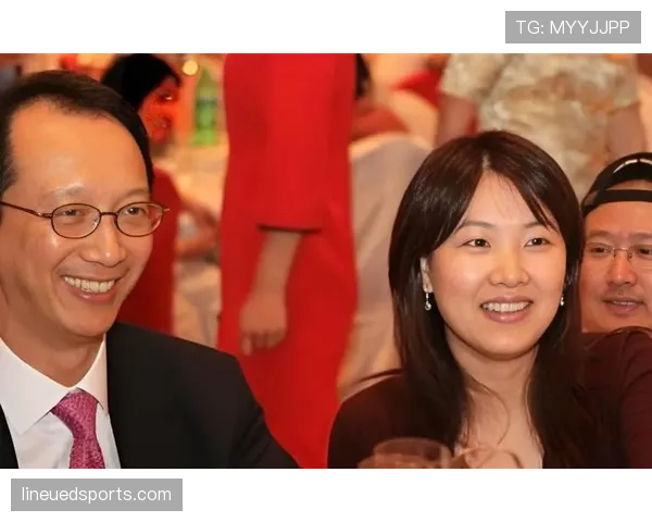 伏明霞随手一张家照，豪气得让我这个月工资都像零头